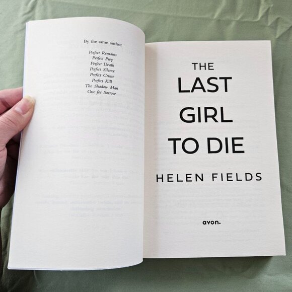 The Last Girl to Die - Helen Fields - Paperback - Picture 2 of 7
